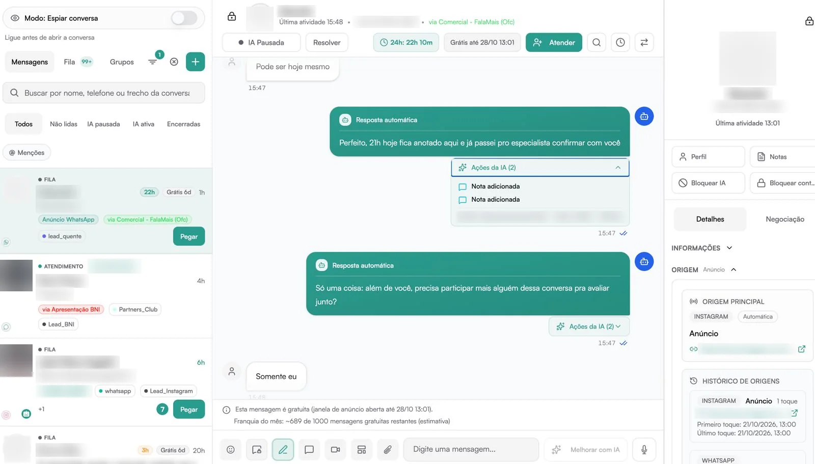 Tela de conversas da FalaMais com respostas automáticas da IA (dados de clientes borrados)